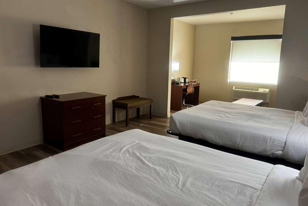 Wingate By Wyndham Tx Hotel