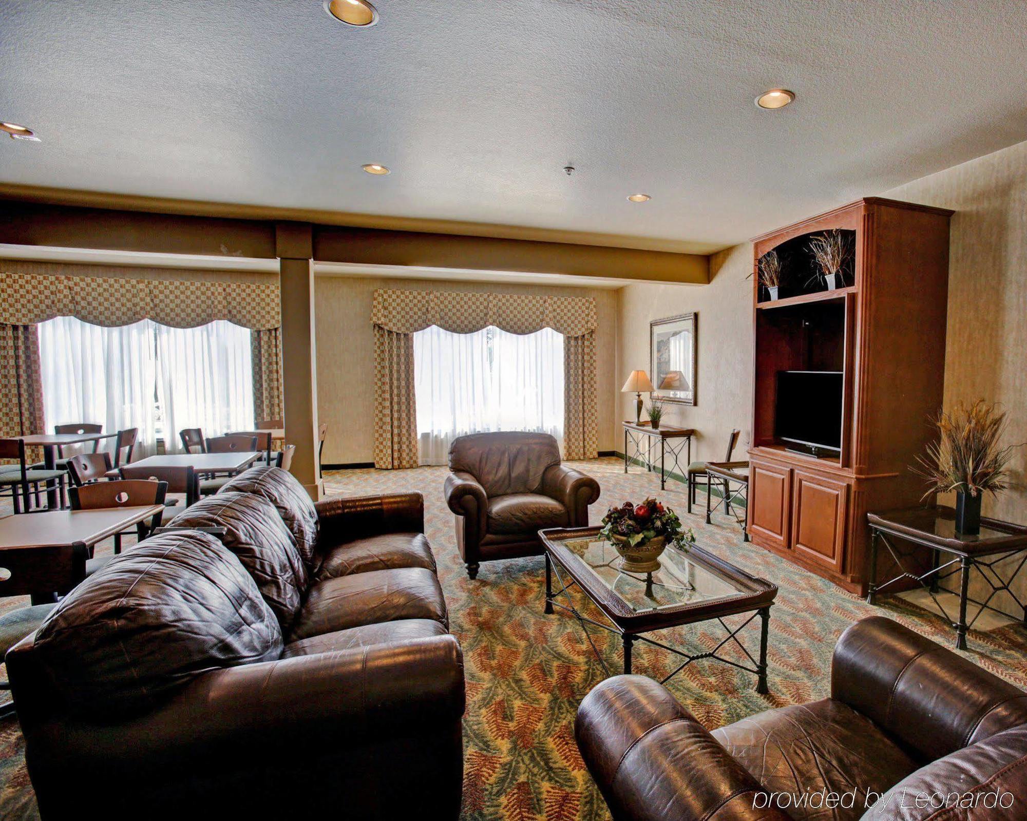 Wingate By Wyndham Tx Hotel
